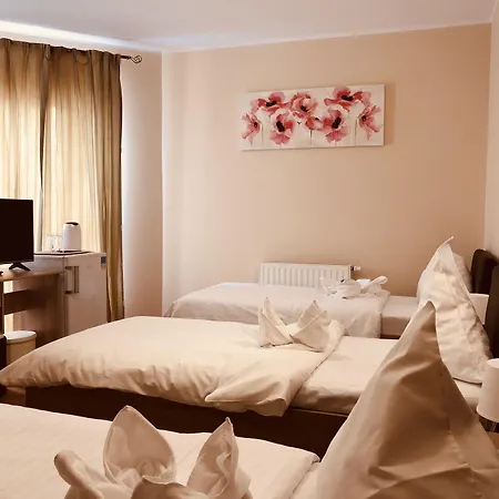 Monte Carlo Palace Hostel