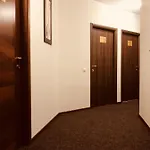 Monte Carlo Palace Hostel Βουκουρέστι