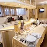 Hostel Monte Carlo Palace *