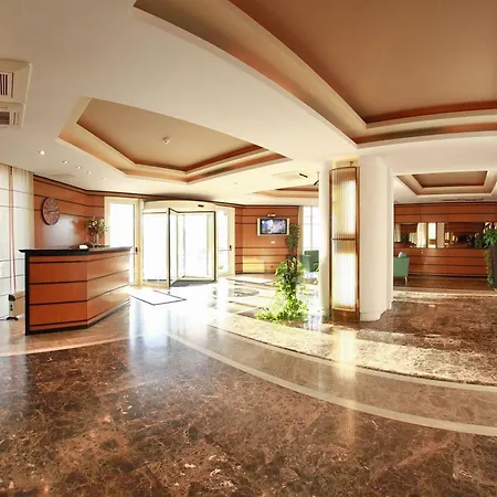 אכסניה Monte Carlo Palace בוקרשט