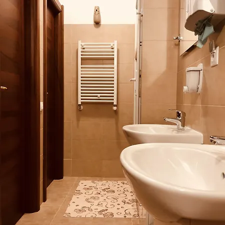 Monte Carlo Palace Hostel