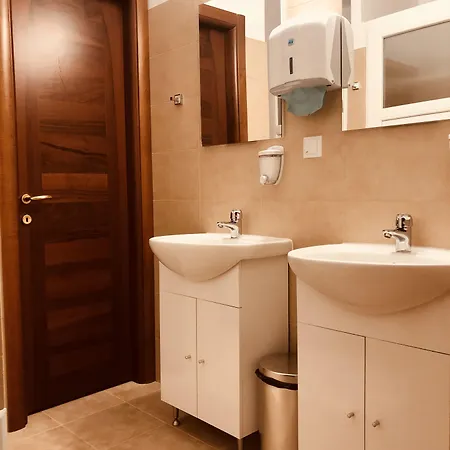 Hostel Monte Carlo Palace *