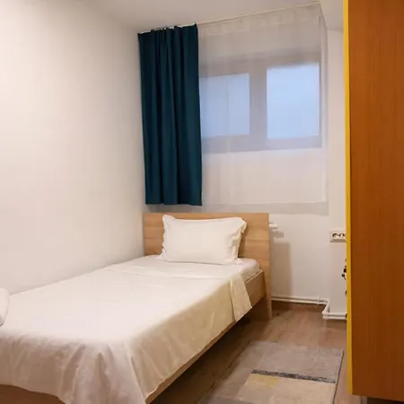 Hostel Monte Carlo Palace Boekarest