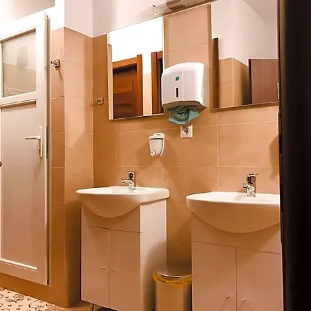 Monte Carlo Palace Hostel Bucharest