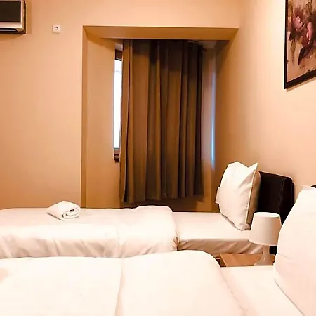 Monte Carlo Palace Hostel *
