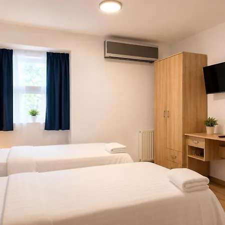 Monte Carlo Palace Hostel