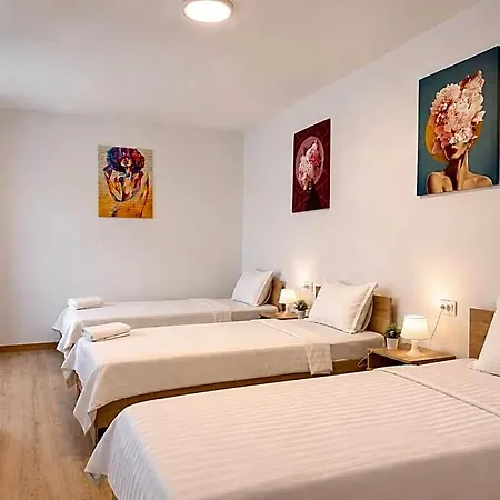 Monte Carlo Palace Hostel *