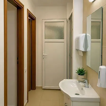 Monte Carlo Palace Hostel
