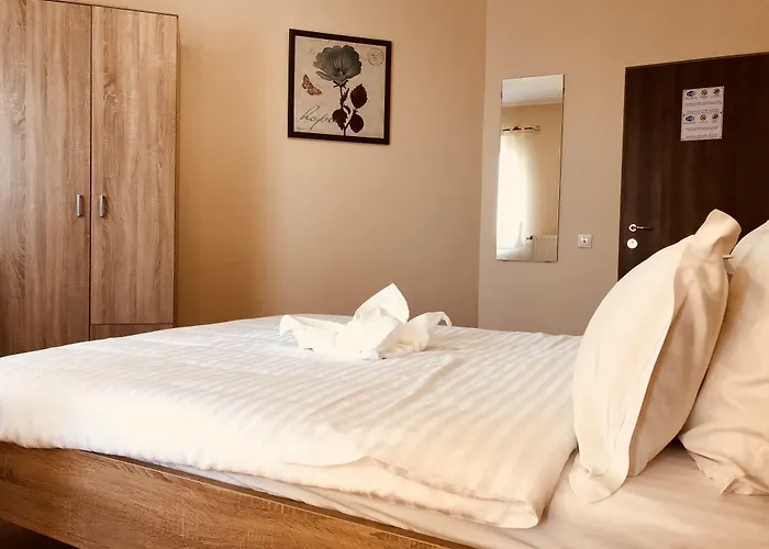 Monte Carlo Palace Hostel Βουκουρέστι