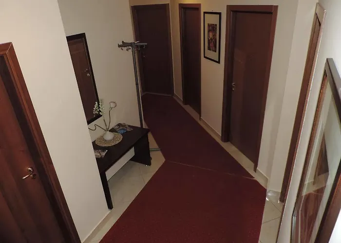 Monte Carlo Palace Hostel