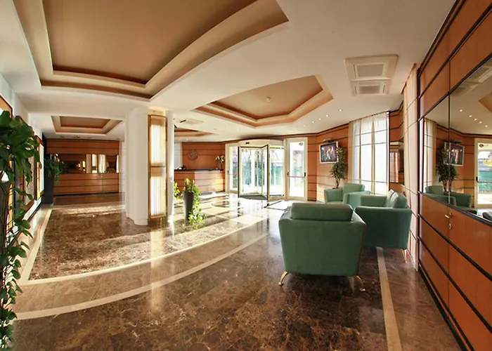 Monte Carlo Palace Хостел Бухарест