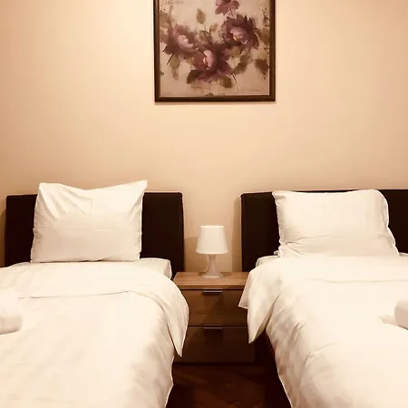 Albergue Monte Carlo Palace *