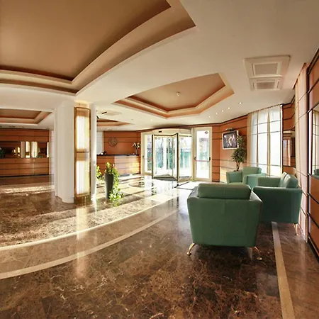 Monte Carlo Palace Hostal Bucarest