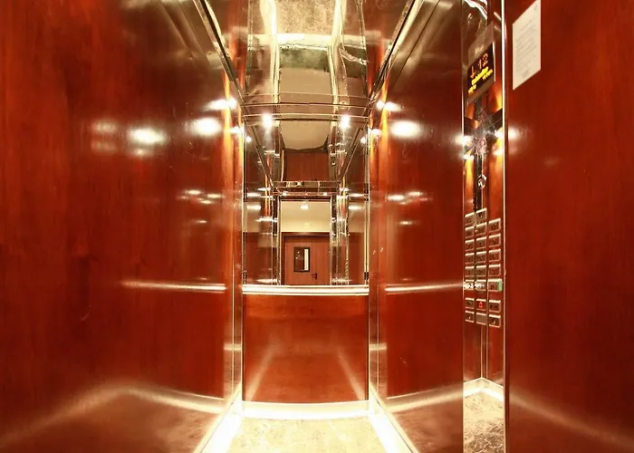 Monte Carlo Palace Hostel